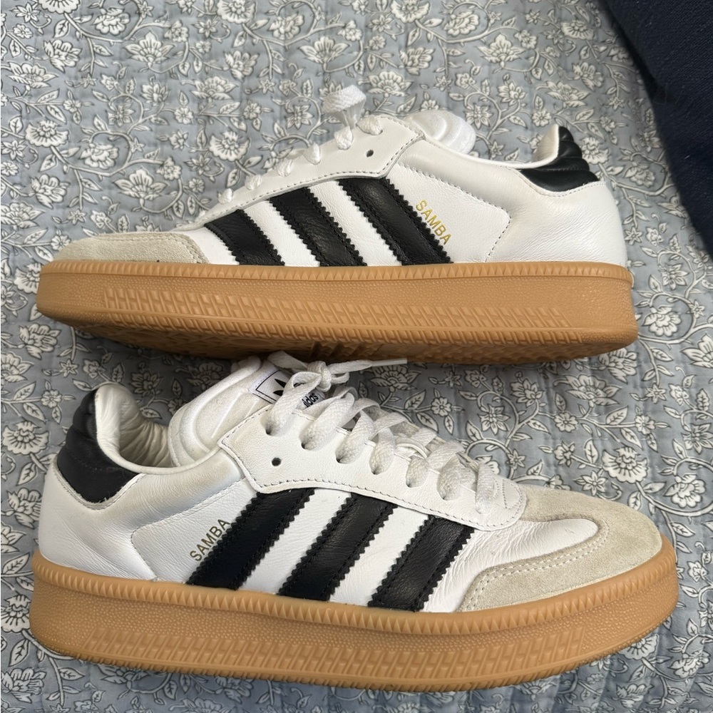 Womens Adidas Shoes size 10 - Picture 8 of 9